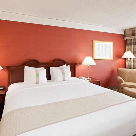 Holiday Inn Cleveland-Mayfield By Ihg Exterior photo