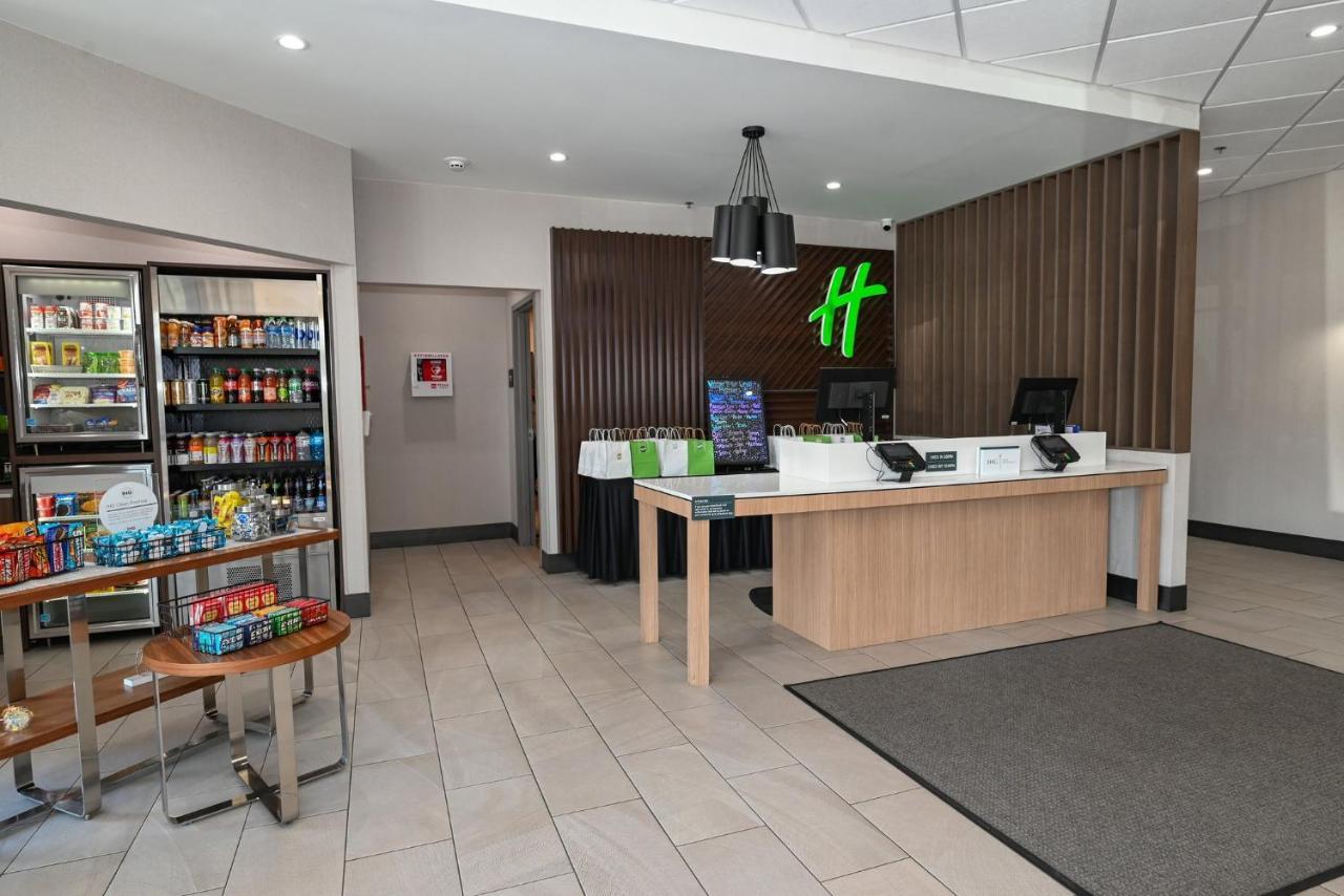 Holiday Inn Cleveland-Mayfield By Ihg Exterior photo