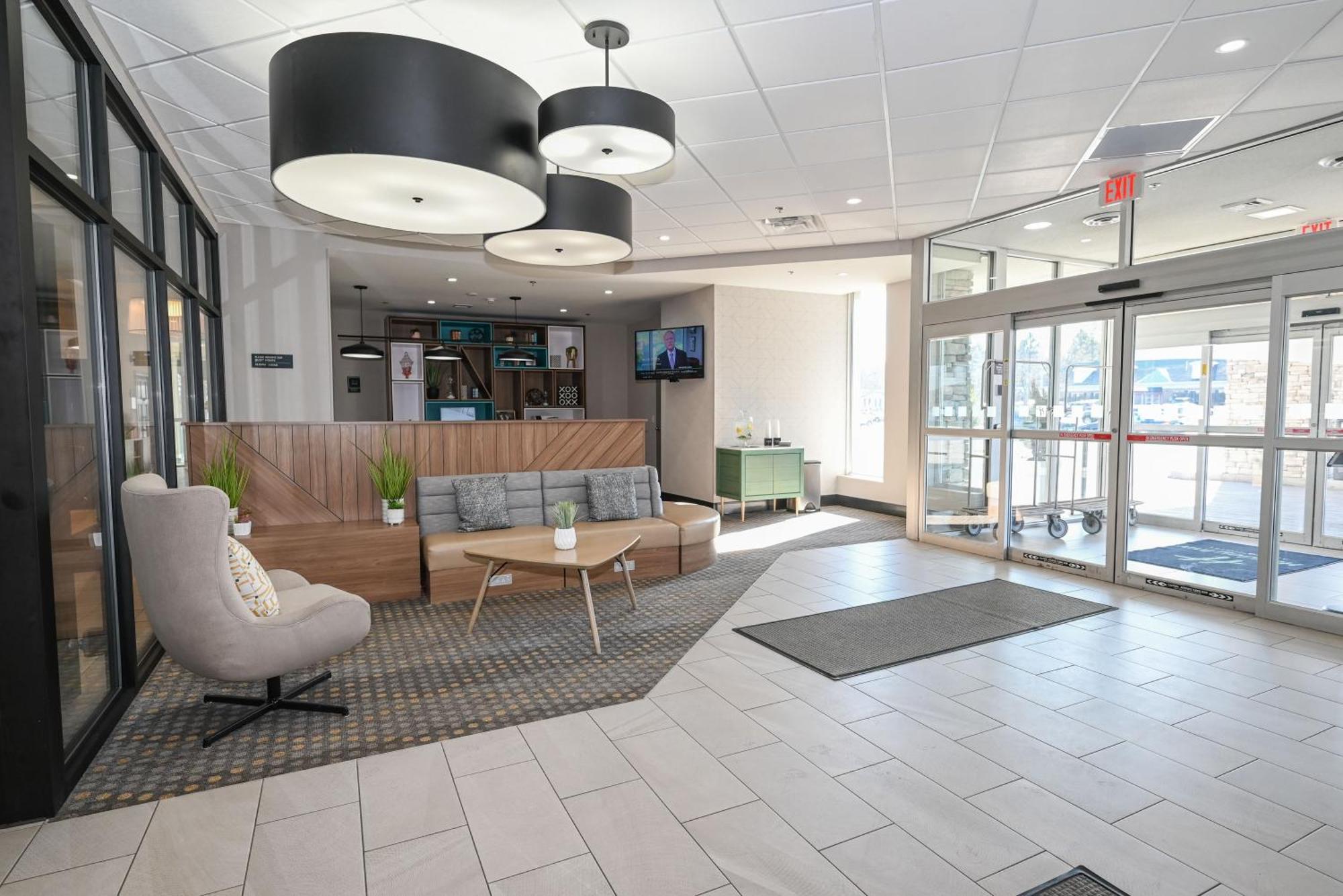 Holiday Inn Cleveland-Mayfield By Ihg Exterior photo